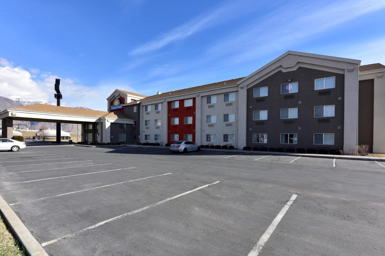 Days Inn By Wyndham Springville Esterno foto