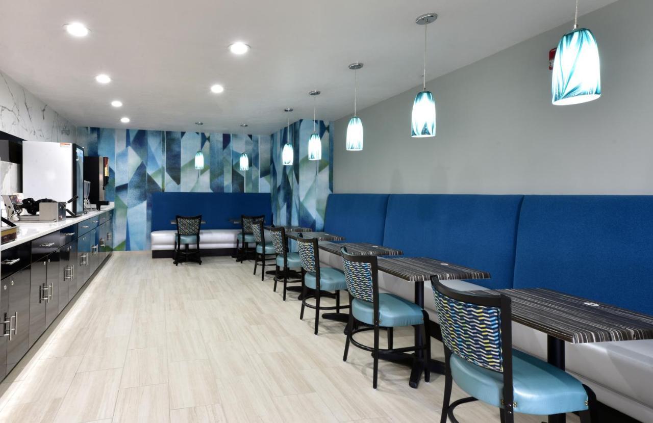 Days Inn By Wyndham Springville Esterno foto