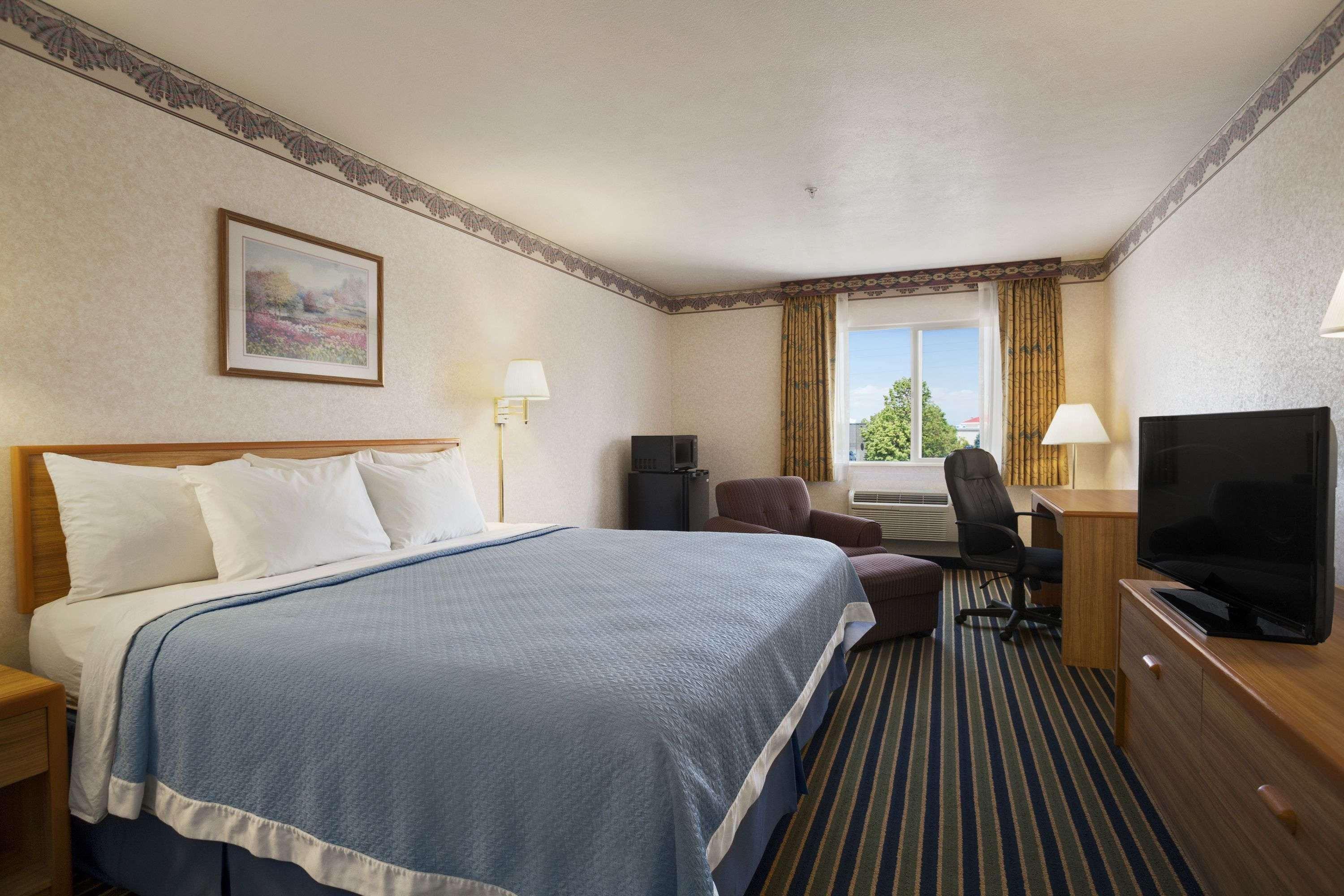 Days Inn By Wyndham Springville Esterno foto