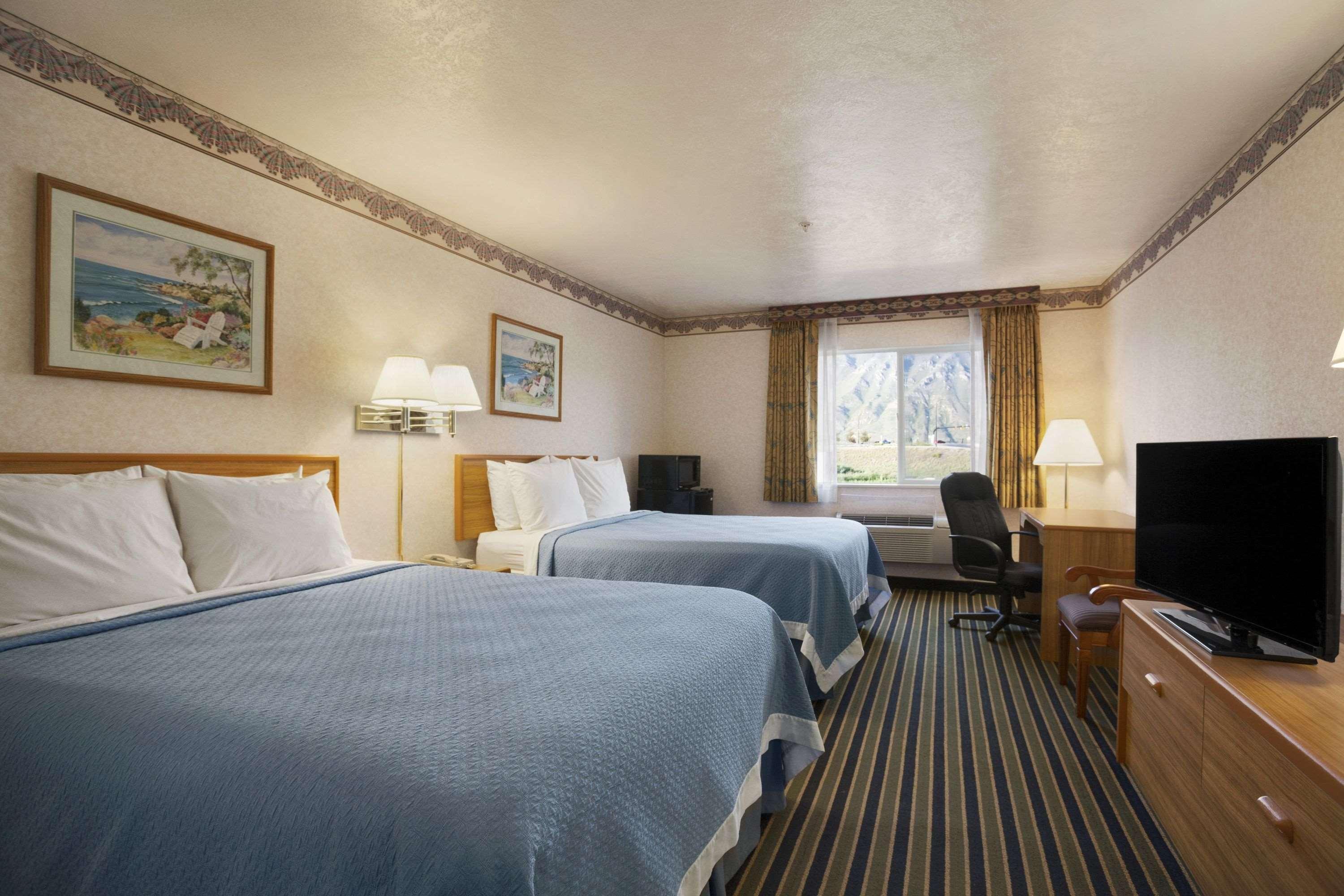 Days Inn By Wyndham Springville Esterno foto