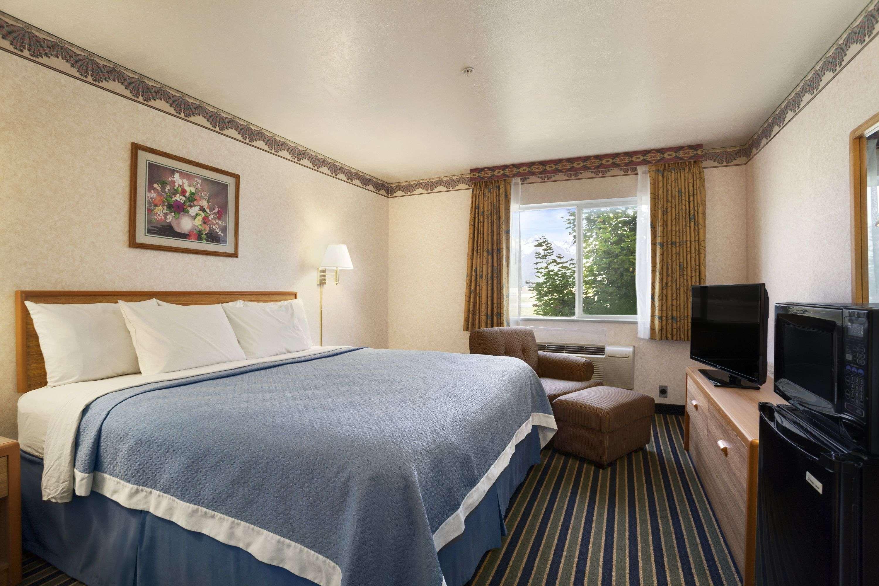 Days Inn By Wyndham Springville Esterno foto