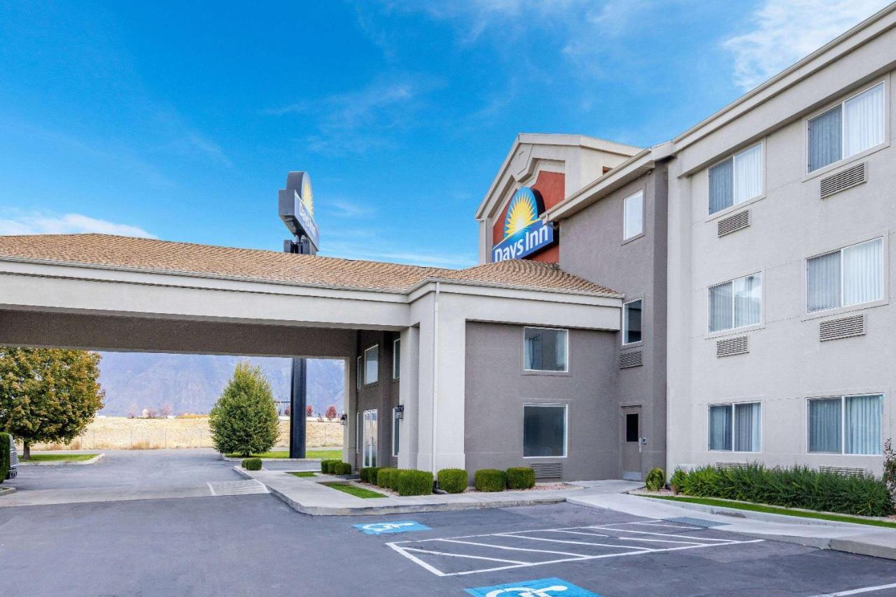 Days Inn By Wyndham Springville Esterno foto