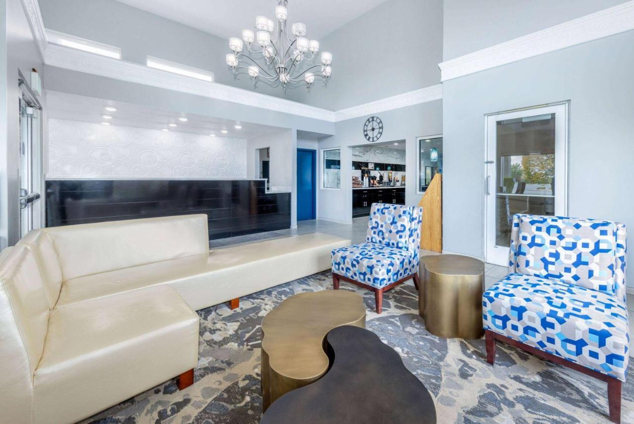 Days Inn By Wyndham Springville Esterno foto