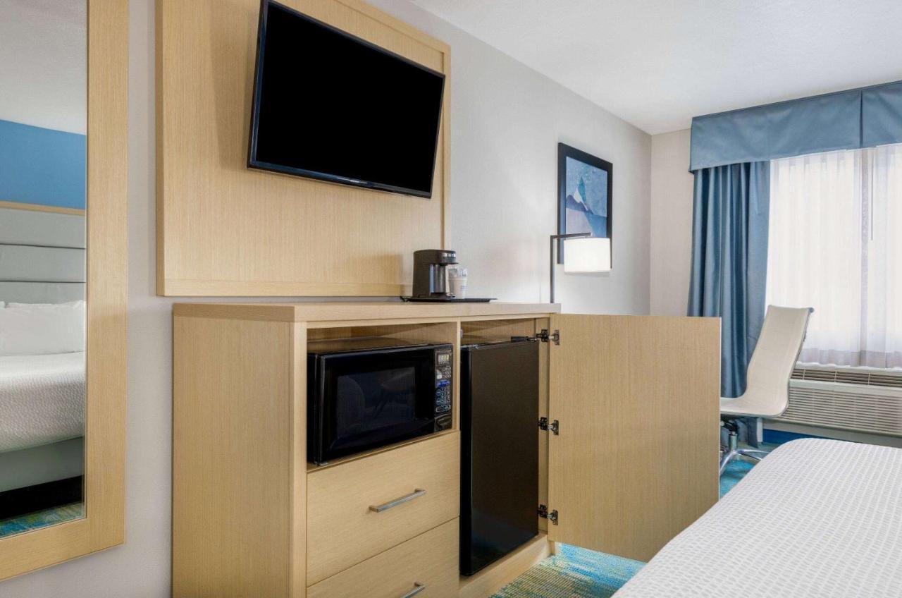 Days Inn By Wyndham Springville Esterno foto