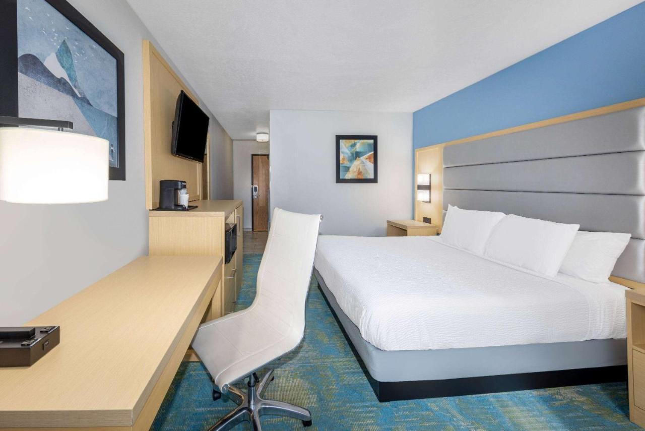 Days Inn By Wyndham Springville Esterno foto
