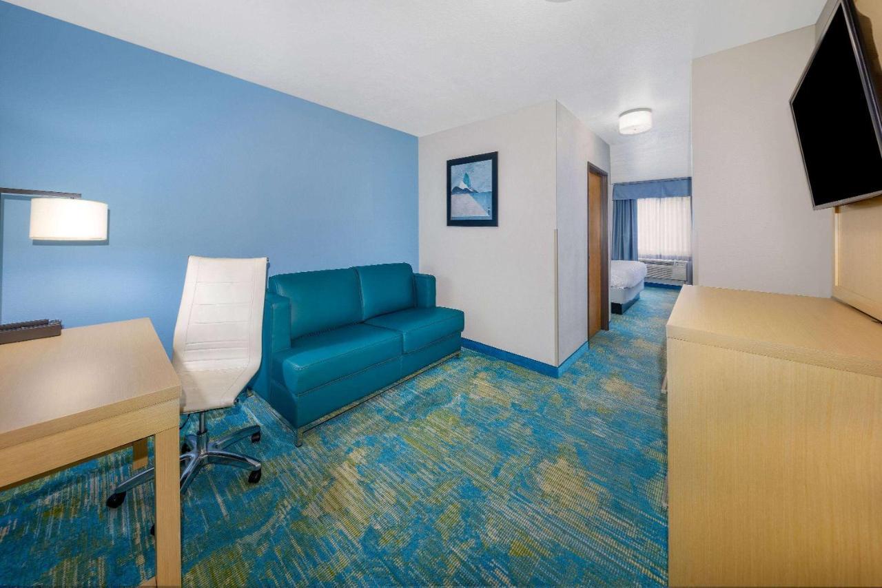 Days Inn By Wyndham Springville Esterno foto
