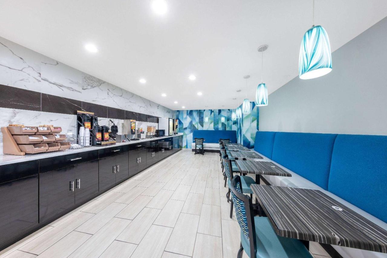 Days Inn By Wyndham Springville Esterno foto