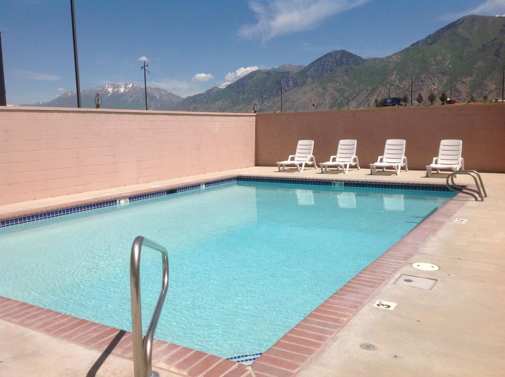 Days Inn By Wyndham Springville Esterno foto