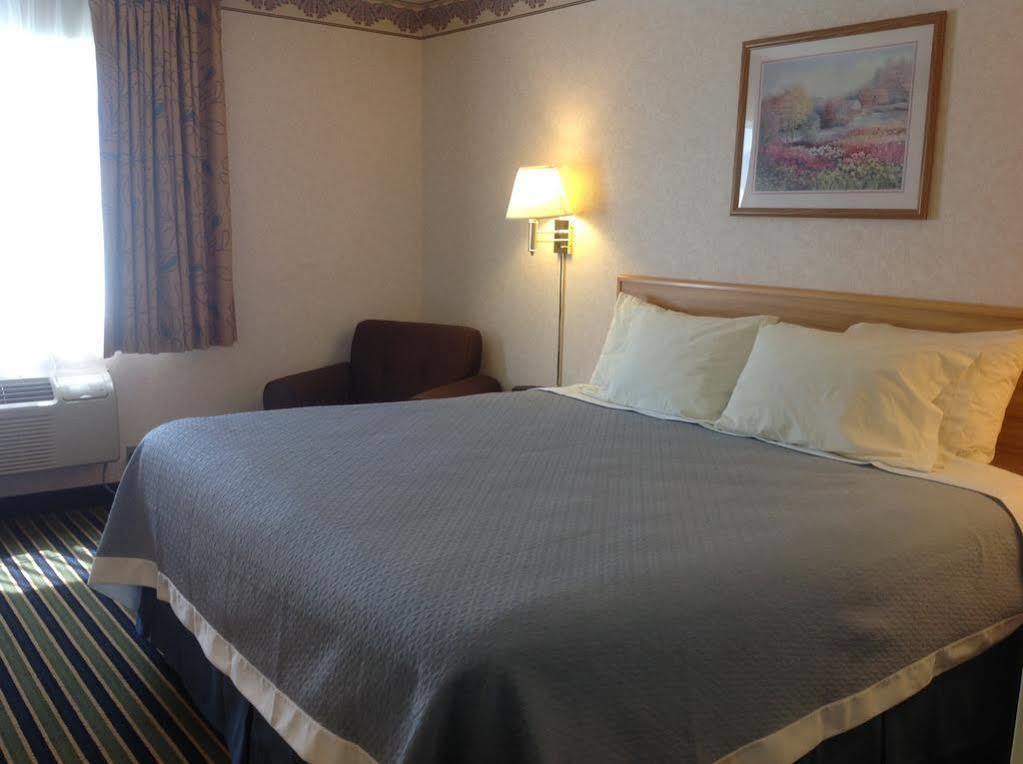 Days Inn By Wyndham Springville Esterno foto